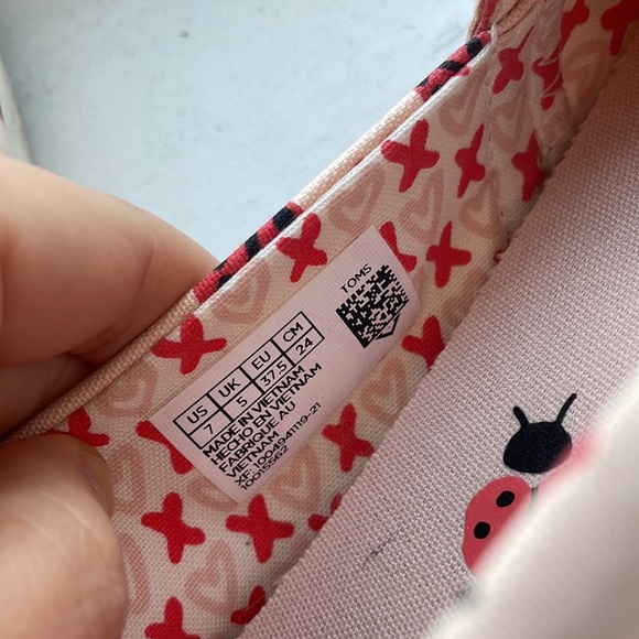 Ladybug Toms size 7 - Picture 6 of 6